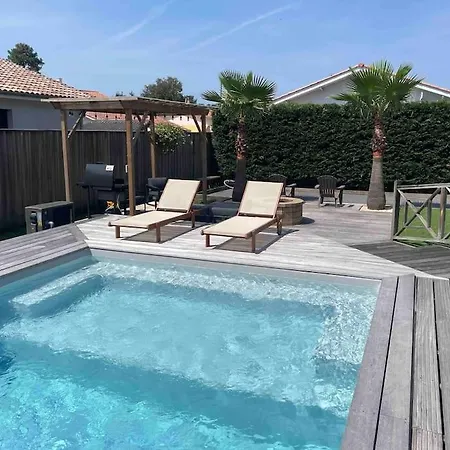 De Cazaux, Piscine Chauffee Petanque Billard Villa