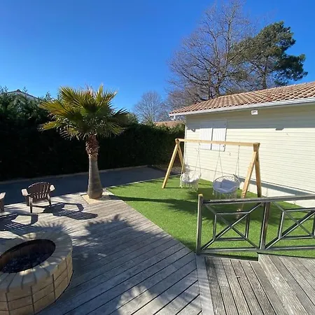De Cazaux, Piscine Chauffee Petanque Billard Villa